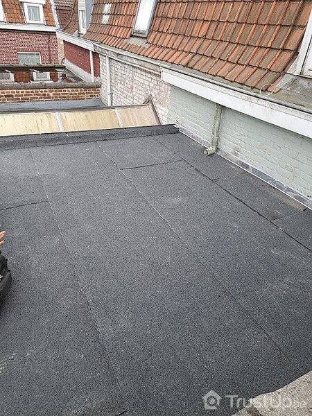 Executam acoperisuri si reparatii de urgenta